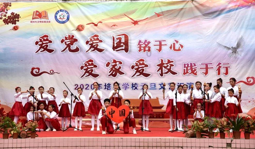 男朋友哭了怎么办哄隔着屏幕？游戏画面